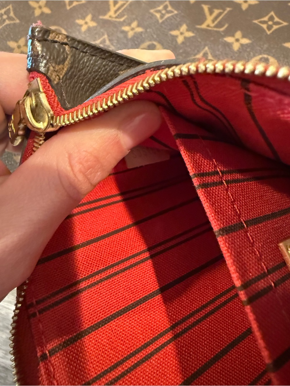 Louis Vuitton Monogram Neverfull Tote in Brown and Red - Picture 8 of 11